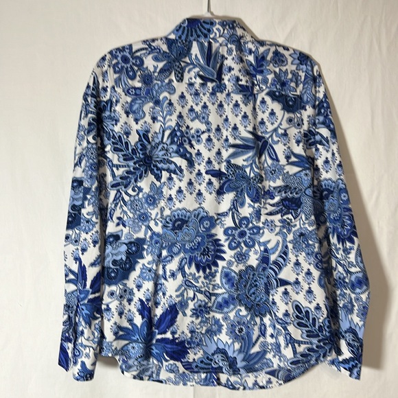 Talbots size 8P, fitted button down non iron long sleeve shirt - Picture 4 of 11